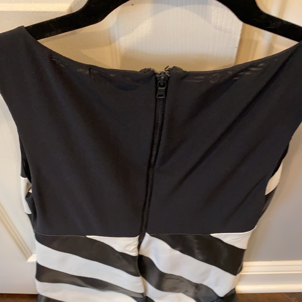 NWT RARE Alice & Olivia Leather Dress - Picture 7 of 9